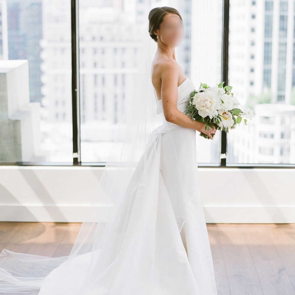 Carolina Herrera Arielle wedding dress (Size 0)